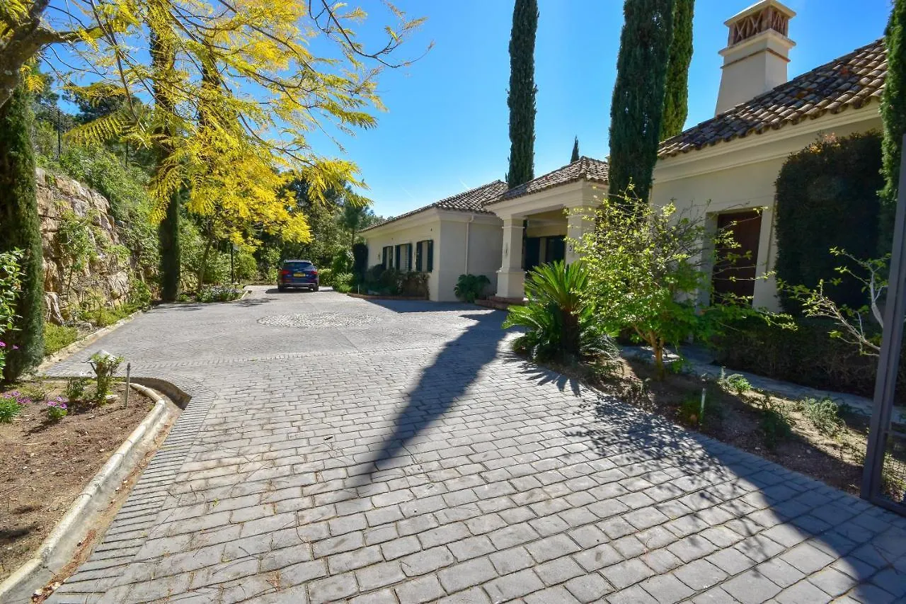 Villa Disfruta De Privacidad Seguridad Y Naturaleza En La Zagaleta Benahavis
