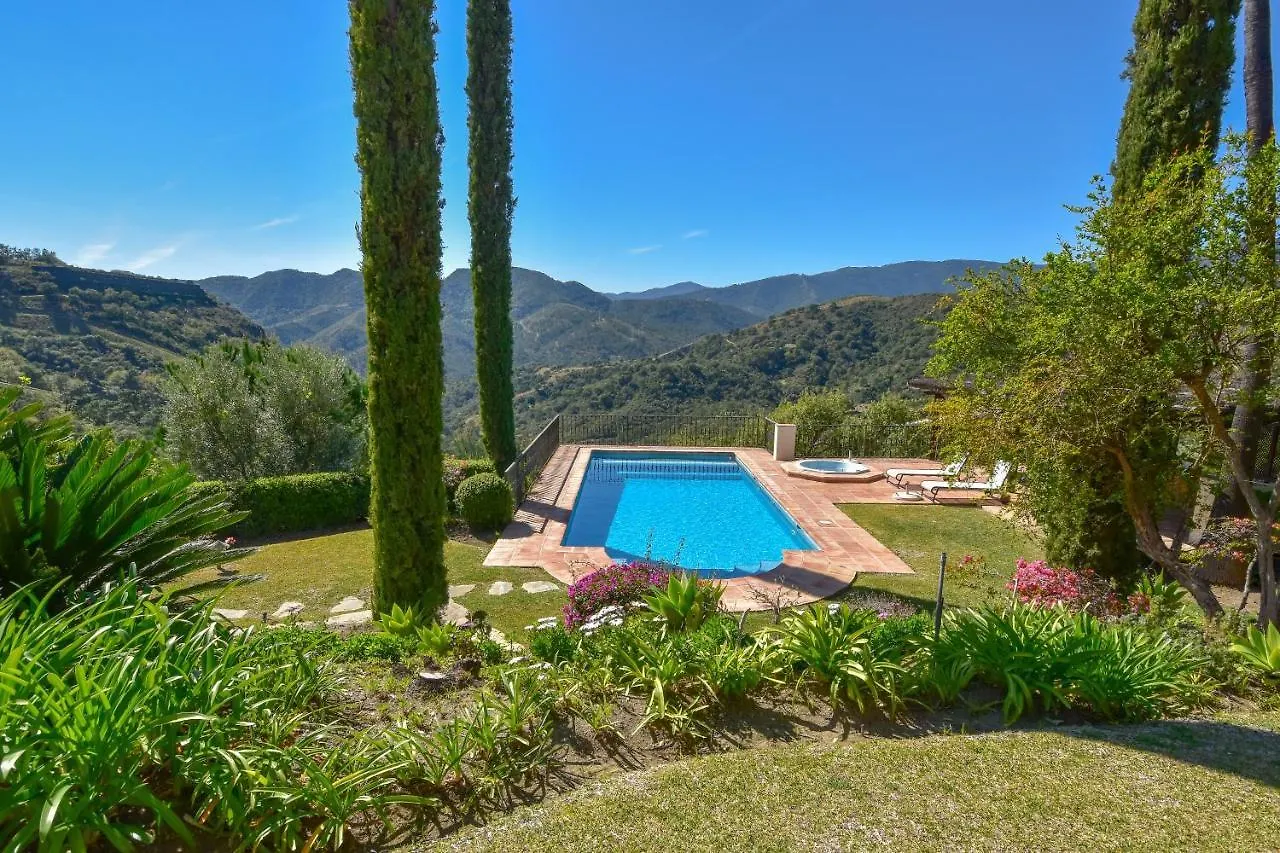 Villa Disfruta De Privacidad Seguridad Y Naturaleza En La Zagaleta Benahavis